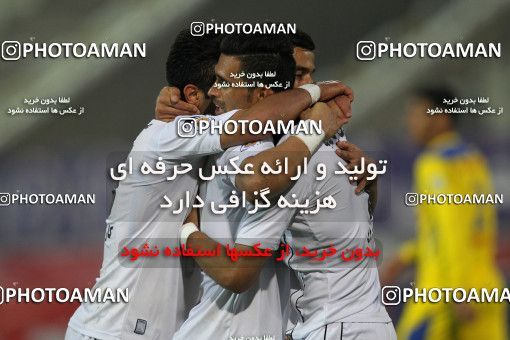 638538, Tehran, [*parameter:4*], لیگ برتر فوتبال ایران، Persian Gulf Cup، Week 15، First Leg، Naft Tehran 2 v 2 Sepahan on 2013/11/03 at Shahid Dastgerdi Stadium