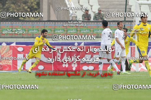 687329, Tehran, [*parameter:4*], لیگ برتر فوتبال ایران، Persian Gulf Cup، Week 15، First Leg، Naft Tehran 2 v 2 Sepahan on 2013/11/03 at Shahid Dastgerdi Stadium