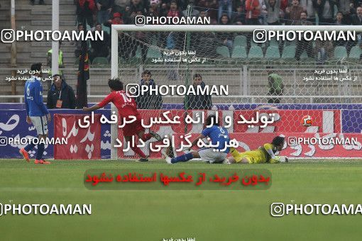 648283, Tabriz, [*parameter:4*], لیگ برتر فوتبال ایران، Persian Gulf Cup، Week 15، First Leg، Tractor Sazi 1 v 1 Esteghlal on 2013/11/08 at Yadegar-e Emam Stadium