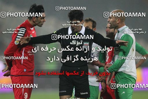 649454, Tehran, [*parameter:4*], لیگ برتر فوتبال ایران، Persian Gulf Cup، Week 17، Second Leg، Persepolis 2 v 1 Zob Ahan Esfahan on 2013/12/06 at Azadi Stadium