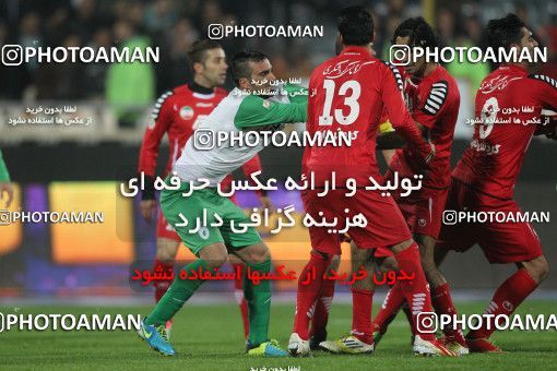 649447, Tehran, [*parameter:4*], لیگ برتر فوتبال ایران، Persian Gulf Cup، Week 17، Second Leg، Persepolis 2 v 1 Zob Ahan Esfahan on 2013/12/06 at Azadi Stadium