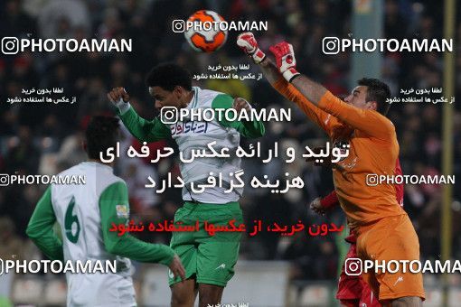 650042, Tehran, [*parameter:4*], لیگ برتر فوتبال ایران، Persian Gulf Cup، Week 17، Second Leg، Persepolis 2 v 1 Zob Ahan Esfahan on 2013/12/06 at Azadi Stadium