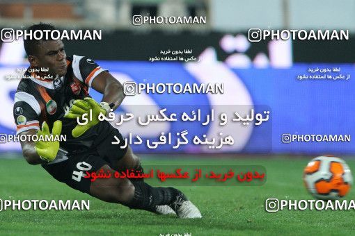 649853, Tehran, [*parameter:4*], لیگ برتر فوتبال ایران، Persian Gulf Cup، Week 17، Second Leg، Persepolis 2 v 1 Zob Ahan Esfahan on 2013/12/06 at Azadi Stadium