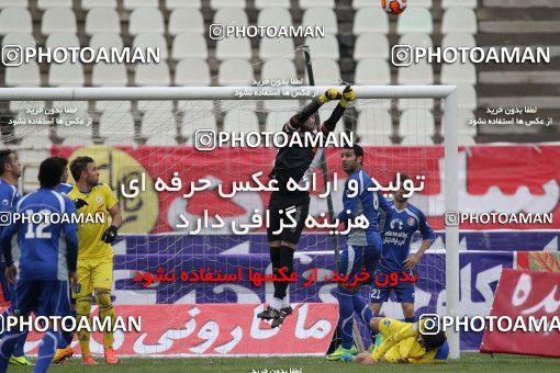 653183, Tehran, [*parameter:4*], لیگ برتر فوتبال ایران، Persian Gulf Cup، Week 18، Second Leg، Naft Tehran 0 v 0 Damash Gilan on 2013/12/13 at Shahid Dastgerdi Stadium
