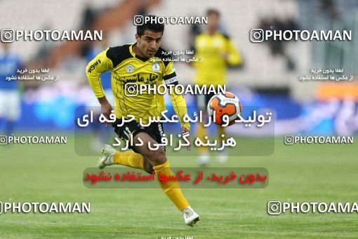 652431, Tehran, [*parameter:4*], لیگ برتر فوتبال ایران، Persian Gulf Cup، Week 18، Second Leg، Esteghlal 1 v 0 Fajr-e Sepasi Shiraz on 2013/12/14 at Azadi Stadium
