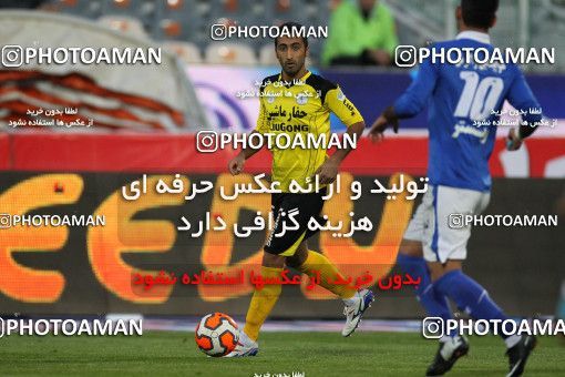 652537, Tehran, [*parameter:4*], لیگ برتر فوتبال ایران، Persian Gulf Cup، Week 18، Second Leg، Esteghlal 1 v 0 Fajr-e Sepasi Shiraz on 2013/12/14 at Azadi Stadium