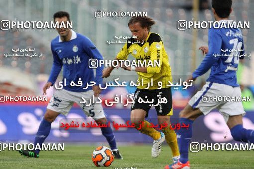 652978, Tehran, [*parameter:4*], لیگ برتر فوتبال ایران، Persian Gulf Cup، Week 18، Second Leg، Esteghlal 1 v 0 Fajr-e Sepasi Shiraz on 2013/12/14 at Azadi Stadium