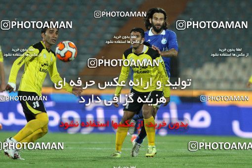 652856, Tehran, [*parameter:4*], لیگ برتر فوتبال ایران، Persian Gulf Cup، Week 18، Second Leg، Esteghlal 1 v 0 Fajr-e Sepasi Shiraz on 2013/12/14 at Azadi Stadium