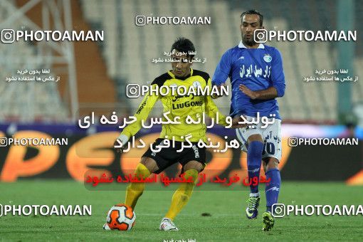 652808, Tehran, [*parameter:4*], لیگ برتر فوتبال ایران، Persian Gulf Cup، Week 18، Second Leg، Esteghlal 1 v 0 Fajr-e Sepasi Shiraz on 2013/12/14 at Azadi Stadium