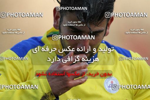 654574, Tehran, [*parameter:4*], لیگ برتر فوتبال ایران، Persian Gulf Cup، Week 19، Second Leg، Rah Ahan 1 v 3 Naft Tehran on 2013/12/20 at Ekbatan Stadium