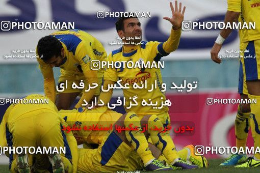 654419, Tehran, [*parameter:4*], لیگ برتر فوتبال ایران، Persian Gulf Cup، Week 19، Second Leg، Rah Ahan 1 v 3 Naft Tehran on 2013/12/20 at Ekbatan Stadium