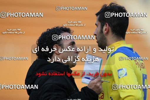 654449, Tehran, [*parameter:4*], لیگ برتر فوتبال ایران، Persian Gulf Cup، Week 19، Second Leg، Rah Ahan 1 v 3 Naft Tehran on 2013/12/20 at Ekbatan Stadium