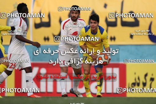 654500, Tehran, [*parameter:4*], لیگ برتر فوتبال ایران، Persian Gulf Cup، Week 19، Second Leg، Rah Ahan 1 v 3 Naft Tehran on 2013/12/20 at Ekbatan Stadium