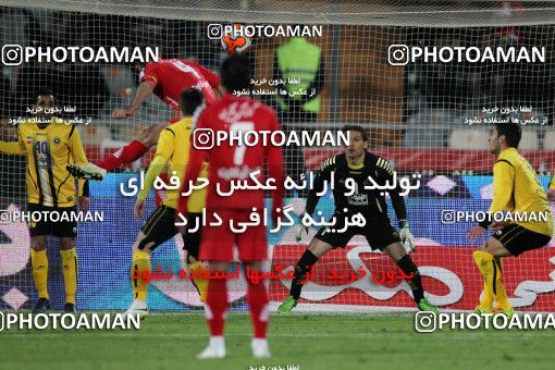 689045, Tehran, [*parameter:4*], لیگ برتر فوتبال ایران، Persian Gulf Cup، Week 25، Second Leg، Persepolis 2 v 0 Sepahan on 2014/01/31 at Azadi Stadium