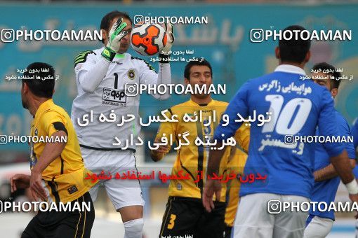 648841, Isfahan,Fooladshahr, [*parameter:4*], لیگ برتر فوتبال ایران، Persian Gulf Cup، Week 17، Second Leg، Sepahan 0 v 0 Esteghlal on 2013/12/05 at Foolad Shahr Stadium