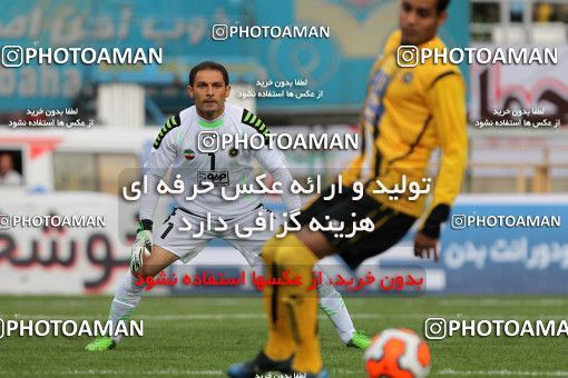 648799, Isfahan,Fooladshahr, [*parameter:4*], لیگ برتر فوتبال ایران، Persian Gulf Cup، Week 17، Second Leg، Sepahan 0 v 0 Esteghlal on 2013/12/05 at Foolad Shahr Stadium