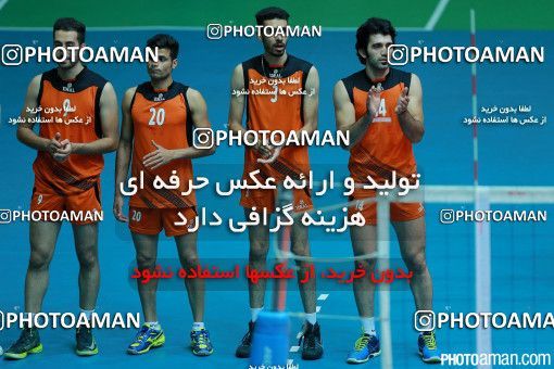 282819, بیست و نهمین دوره لیگ برتر والیبال مردان ایران، سال 1394، گرامیداشت 200 شهید والیبالیست، هفته پنجم، دور رفت، 1394/08/20، تهران، خانه والیبال، بانک سرمایه ۳ -  ۱