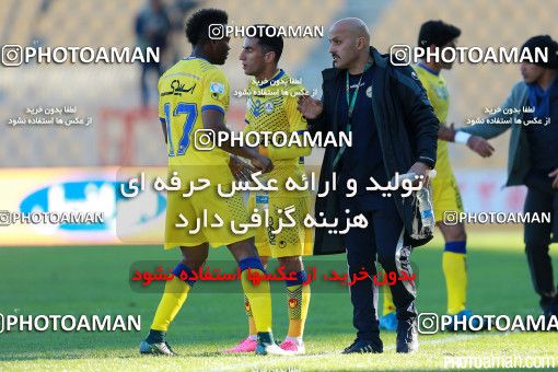 291556, Tehran, Iran, لیگ برتر فوتبال ایران، Persian Gulf Cup، Week 13، First Leg، Naft Tehran 1 v 1 Persepolis on 2015/11/30 at Takhti Stadium
