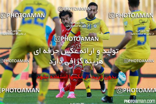 291665, Tehran, Iran, لیگ برتر فوتبال ایران، Persian Gulf Cup، Week 13، First Leg، Naft Tehran 1 v 1 Persepolis on 2015/11/30 at Takhti Stadium
