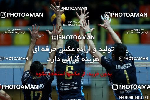 329573, مرحله پلی آف بیست و نهمین دوره لیگ برتر والیبال مردان ایران، سال 1394، گرامیداشت 200 شهید والیبالیست، 1394/11/25، تهران، خانه والیبال، بانک سرمایه ۳ - ۰ 