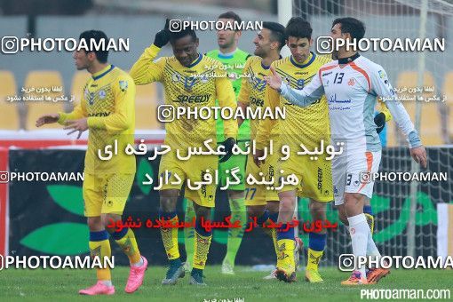 333243, لیگ برتر فوتبال ایران، Persian Gulf Cup، Week 15، First Leg، 2015/12/17، Tehran، Takhti Stadium، Naft Tehran 1 - 0 Saipa
