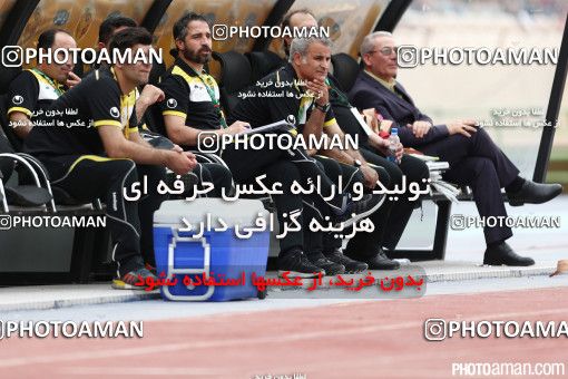 371624, لیگ برتر فوتبال ایران، Persian Gulf Cup، Week 28، Second Leg، 2016/04/28، Tehran، Azadi Stadium، Persepolis 0 - 2 Naft Tehran