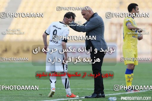 416029, لیگ برتر فوتبال ایران، Persian Gulf Cup، Week 27، Second Leg، 2016/04/24، Tehran، Takhti Stadium، Naft Tehran 0 - ۱ Sepahan