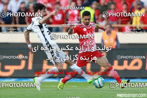 378959, Tehran, Iran, لیگ برتر فوتبال ایران، Persian Gulf Cup، Week 30، Second Leg، Persepolis 2 v 1 Rah Ahan on 2016/05/13 at Azadi Stadium