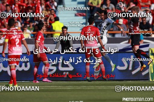 379977, Tehran, Iran, لیگ برتر فوتبال ایران، Persian Gulf Cup، Week 30، Second Leg، Persepolis 2 v 1 Rah Ahan on 2016/05/13 at Azadi Stadium