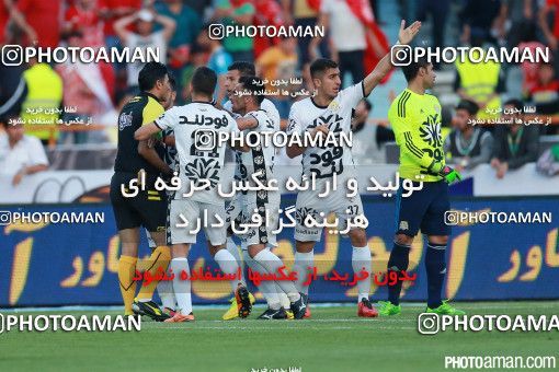 379853, Tehran, Iran, لیگ برتر فوتبال ایران، Persian Gulf Cup، Week 30، Second Leg، Persepolis 2 v 1 Rah Ahan on 2016/05/13 at Azadi Stadium