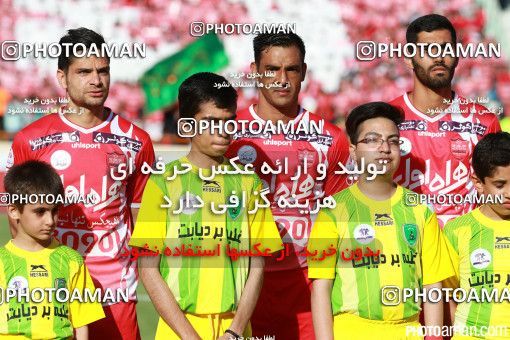 378834, Tehran, Iran, لیگ برتر فوتبال ایران، Persian Gulf Cup، Week 30، Second Leg، Persepolis 2 v 1 Rah Ahan on 2016/05/13 at Azadi Stadium