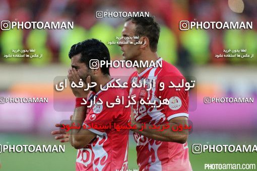 381605, Tehran, Iran, لیگ برتر فوتبال ایران، Persian Gulf Cup، Week 30، Second Leg، Persepolis 2 v 1 Rah Ahan on 2016/05/13 at Azadi Stadium