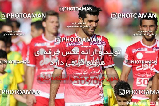 381473, Tehran, Iran, لیگ برتر فوتبال ایران، Persian Gulf Cup، Week 30، Second Leg، Persepolis 2 v 1 Rah Ahan on 2016/05/13 at Azadi Stadium