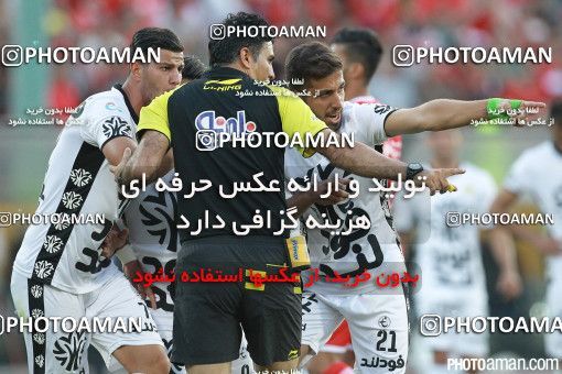 380791, Tehran, Iran, لیگ برتر فوتبال ایران، Persian Gulf Cup، Week 30، Second Leg، Persepolis 2 v 1 Rah Ahan on 2016/05/13 at Azadi Stadium