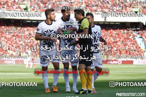 380392, Tehran, Iran, لیگ برتر فوتبال ایران، Persian Gulf Cup، Week 30، Second Leg، Persepolis 2 v 1 Rah Ahan on 2016/05/13 at Azadi Stadium