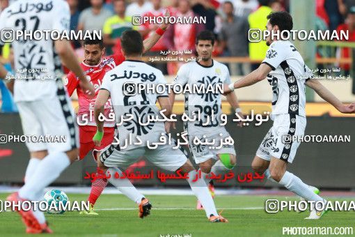 378975, Tehran, Iran, لیگ برتر فوتبال ایران، Persian Gulf Cup، Week 30، Second Leg، Persepolis 2 v 1 Rah Ahan on 2016/05/13 at Azadi Stadium