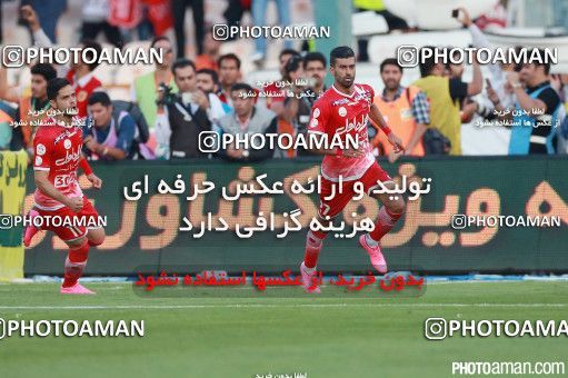 379871, Tehran, Iran, لیگ برتر فوتبال ایران، Persian Gulf Cup، Week 30، Second Leg، Persepolis 2 v 1 Rah Ahan on 2016/05/13 at Azadi Stadium