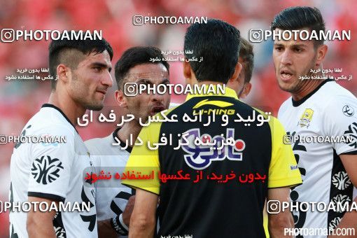 378926, Tehran, Iran, لیگ برتر فوتبال ایران، Persian Gulf Cup، Week 30، Second Leg، Persepolis 2 v 1 Rah Ahan on 2016/05/13 at Azadi Stadium
