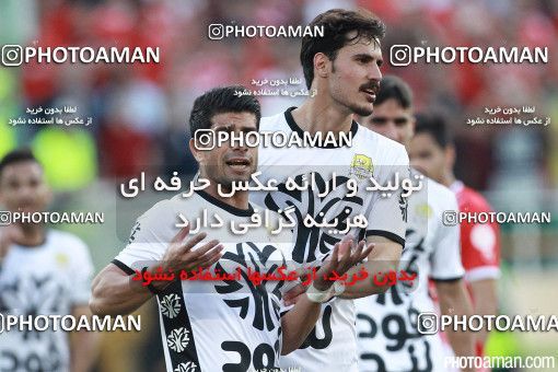 380495, Tehran, Iran, لیگ برتر فوتبال ایران، Persian Gulf Cup، Week 30، Second Leg، Persepolis 2 v 1 Rah Ahan on 2016/05/13 at Azadi Stadium