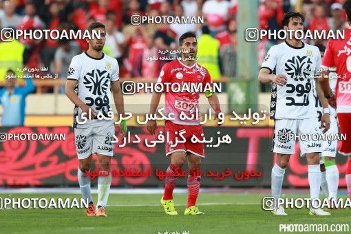 378976, Tehran, Iran, لیگ برتر فوتبال ایران، Persian Gulf Cup، Week 30، Second Leg، Persepolis 2 v 1 Rah Ahan on 2016/05/13 at Azadi Stadium