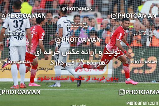 379869, Tehran, Iran, لیگ برتر فوتبال ایران، Persian Gulf Cup، Week 30، Second Leg، Persepolis 2 v 1 Rah Ahan on 2016/05/13 at Azadi Stadium