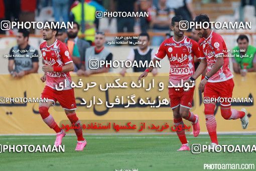379876, Tehran, Iran, لیگ برتر فوتبال ایران، Persian Gulf Cup، Week 30، Second Leg، Persepolis 2 v 1 Rah Ahan on 2016/05/13 at Azadi Stadium