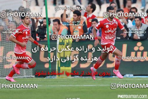 379870, Tehran, Iran, لیگ برتر فوتبال ایران، Persian Gulf Cup، Week 30، Second Leg، Persepolis 2 v 1 Rah Ahan on 2016/05/13 at Azadi Stadium