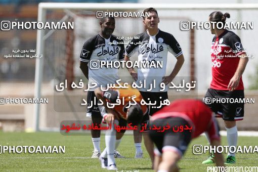 446913, Tehran, Iran, Iran Football Team Training Session on 2016/05/23 at Research Institute of Petroleum Industry