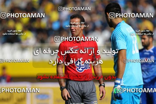 609199, Isfahan, , جام حذفی فوتبال ایران, 1/16 stage, Khorramshahr Cup, Sepahan 1 v 0 Pars Jonoubi Jam on 2016/11/04 at Naghsh-e Jahan Stadium