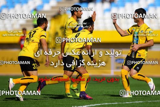 609239, Isfahan, , جام حذفی فوتبال ایران, 1/16 stage, Khorramshahr Cup, Sepahan 1 v 0 Pars Jonoubi Jam on 2016/11/04 at Naghsh-e Jahan Stadium