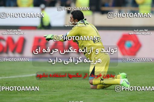 558431, Tehran, Iran, لیگ برتر فوتبال ایران، Persian Gulf Cup، Week 21، Second Leg، Esteghlal 3 v 2 Persepolis on 2017/02/12 at Azadi Stadium