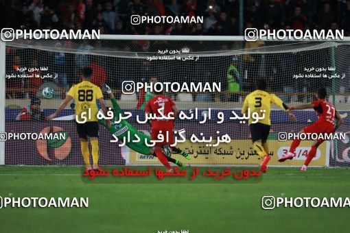 563737, Tehran, [*parameter:4*], لیگ برتر فوتبال ایران، Persian Gulf Cup، Week 22، Second Leg، Persepolis 0 v 2 Sepahan on 2017/02/16 at Azadi Stadium
