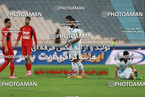 585892, Tehran, [*parameter:4*], لیگ برتر فوتبال ایران، Persian Gulf Cup، Week 26، Second Leg، Persepolis 0 v 0 Paykan on 2017/04/05 at Azadi Stadium