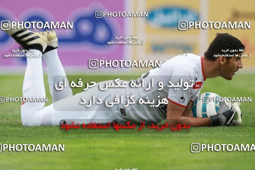 595865, Tehran, [*parameter:4*], لیگ برتر فوتبال ایران، Persian Gulf Cup، Week 27، Second Leg، Naft Tehran 2 v 2 Foulad Khouzestan on 2017/04/14 at Takhti Stadium